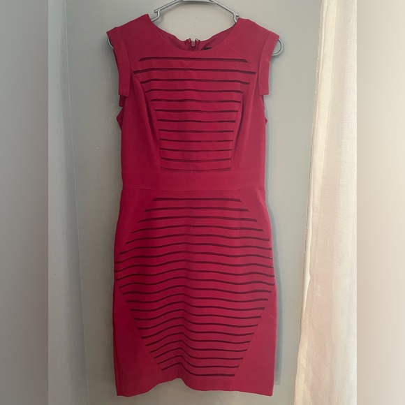 Saks Fifth Avenue Black Label RED dress size 4 - Picture 3 of 7